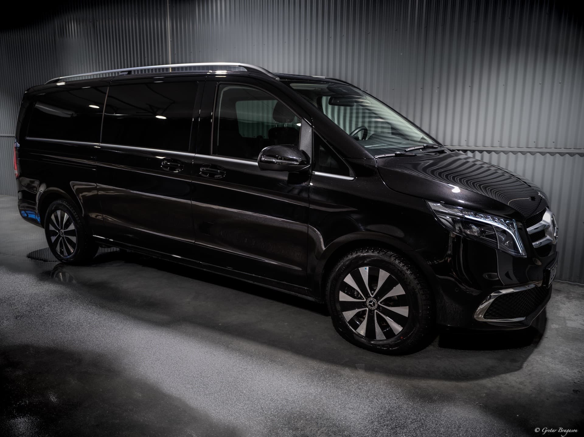 Black Mercedes-Benz V-Class business minivan for small groups and airport transfers